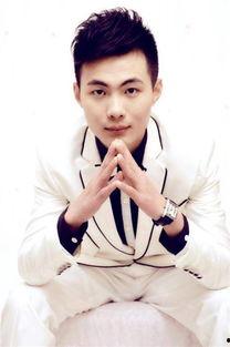 郁浩个人资料,艺术与人生的完美融合